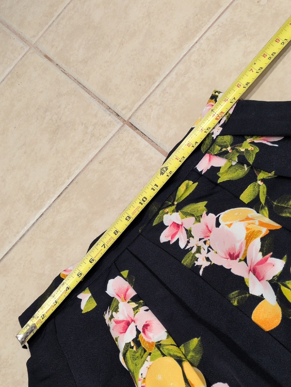 EVA MENDES for New York & Co Lemon Print Pleated Skirt Size 12 - Picture 3 of 5